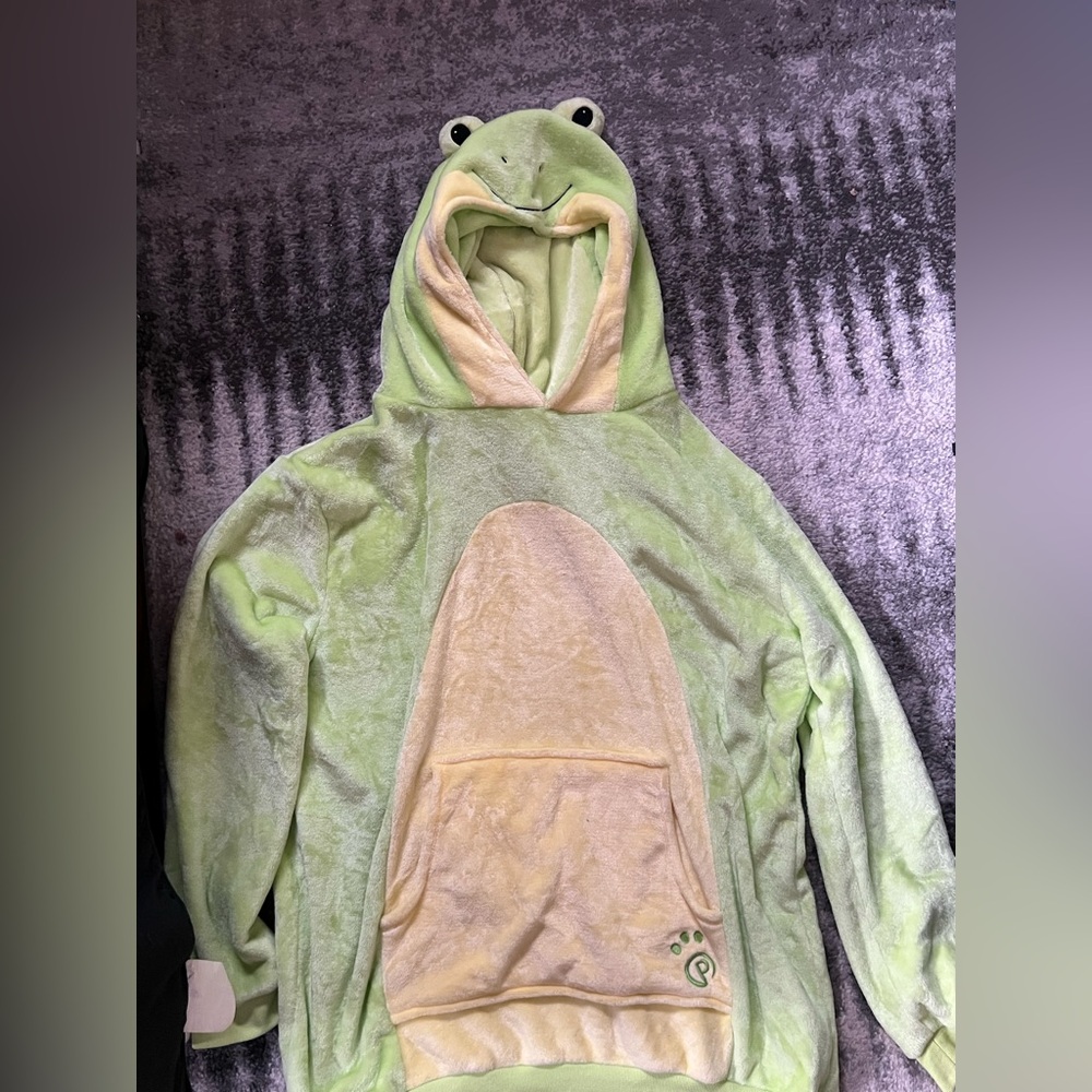 Frog Hooded Blanket that turns into a plush